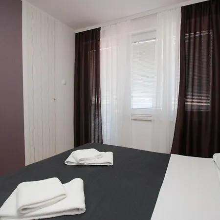 Modern Eingerichtete Fuer 4 Personen Ideal Fuer Famillien Mit Im By Interhome Lejlighed Baška