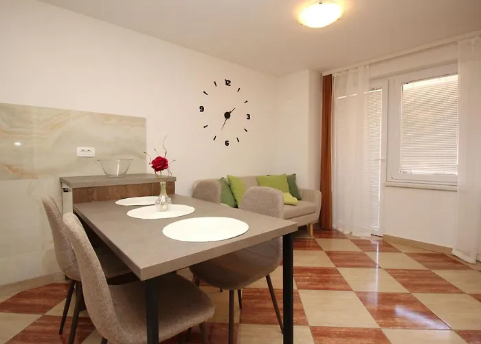 Modern Eingerichtete Fuer 4 Personen Ideal Fuer Famillien Mit Im By Interhome 바슈카