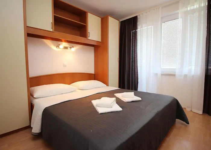 Modern Eingerichtete Fuer 4 Personen Ideal Fuer Famillien Mit Im By Interhome 아파트 바슈카
