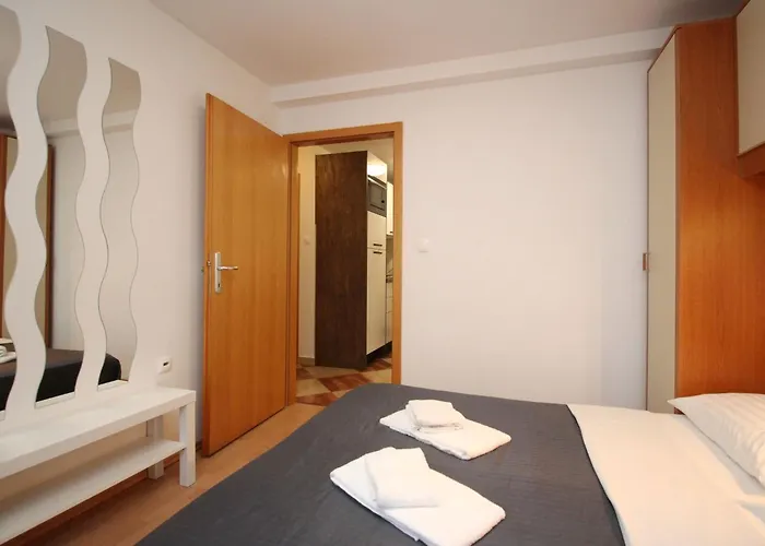 아파트 Modern Eingerichtete Fuer 4 Personen Ideal Fuer Famillien Mit Im By Interhome