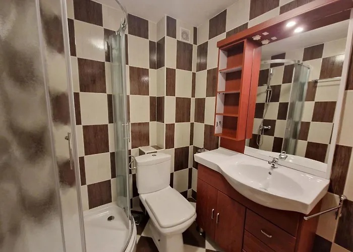 아파트 Modern Eingerichtete Fuer 4 Personen Ideal Fuer Famillien Mit Im By Interhome