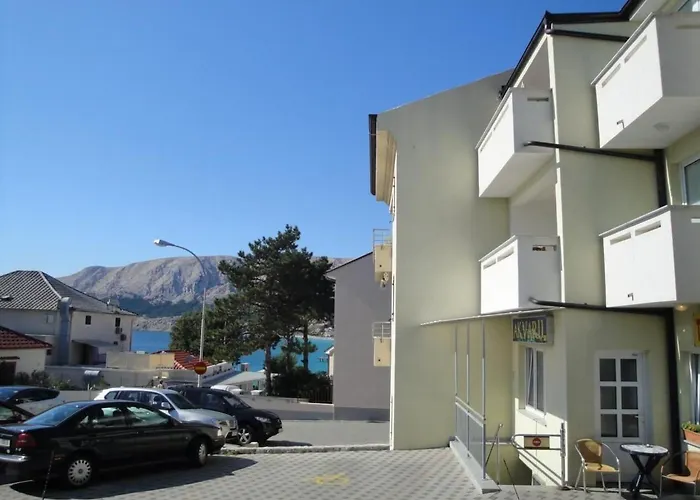 Modern Eingerichtete Fuer 4 Personen Ideal Fuer Famillien Mit Im By Interhome 아파트 바슈카