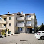 Modern Eingerichtete Fuer 4 Personen Ideal Fuer Famillien Mit Im By Interhome * Baška