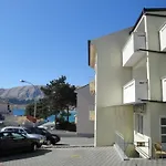 Modern Eingerichtete Fuer 4 Personen Ideal Fuer Famillien Mit Im By Interhome Lejlighed Baška