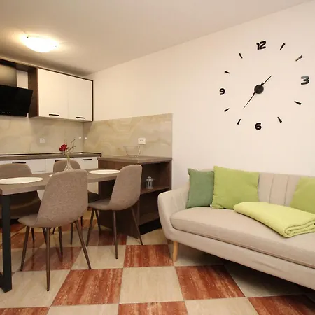Modern Eingerichtete Fuer 4 Personen Ideal Fuer Famillien Mit Im By Interhome Lejlighed Baška
